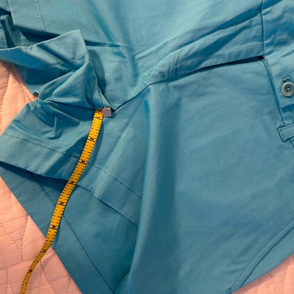 Vineyard Vines Womens Everyday chino shorts. Size 8 with 3 1/2” inseam. - Picture 3 of 5